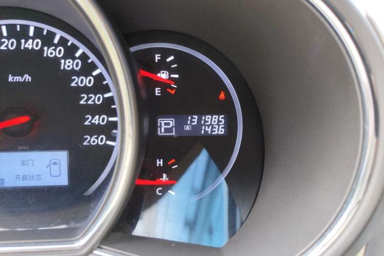 Used Nissan Murano 2013 3.5L CVT Glory Edition Odometer Close Up