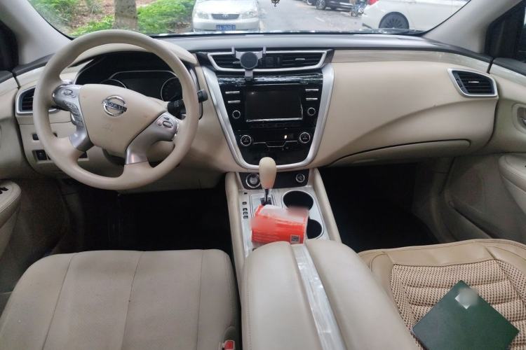 Used Nissan Murano 2015 2.5L XE Two-Wheel-Drive Elite Edition Center Console
