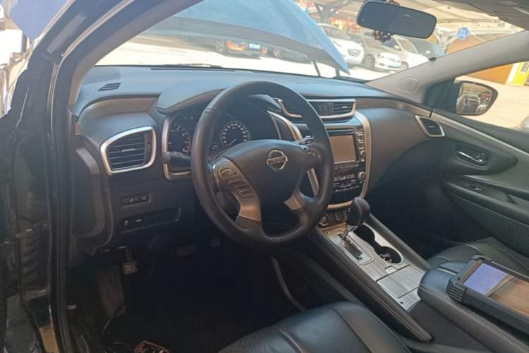 Used Nissan Murano 2015 2.5L XL Two-Wheel Drive Smart Edition Center Console