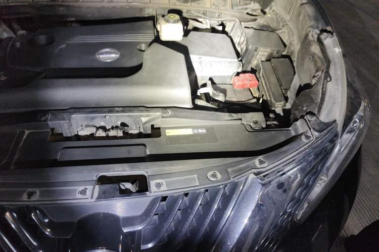 Used Nissan Murano 2015 2.5L XV RES Two-Wheel Drive Luxury Edition Engine Bay Left