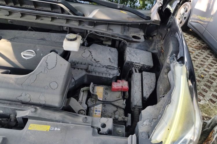 Used Nissan Murano 2015 2.5L XV RES Two-Wheel Drive Luxury Edition Engine Bay Left