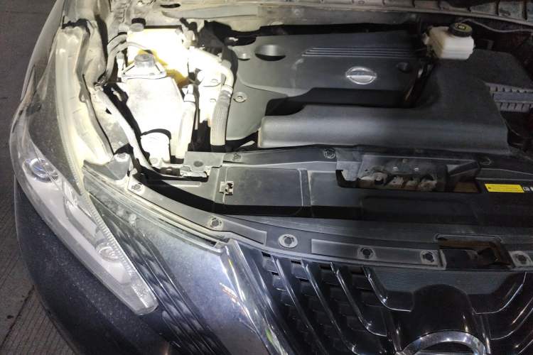 Used Nissan Murano 2015 2.5L XV RES Two-Wheel Drive Luxury Edition Engine Bay Right