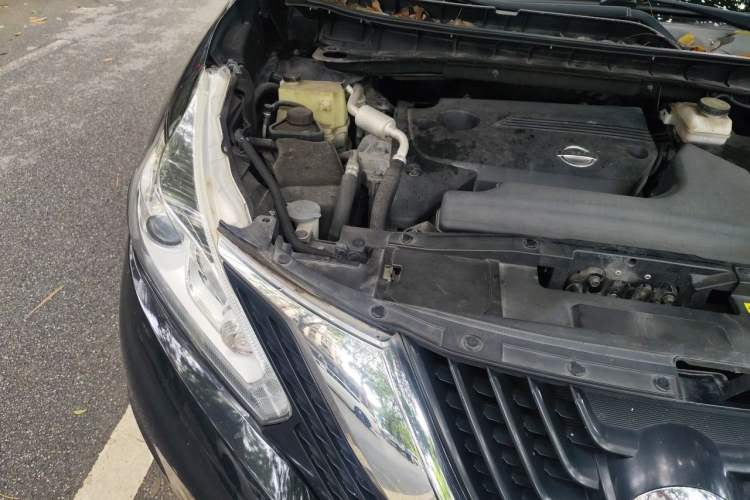 Used Nissan Murano 2015 2.5L XE Two-Wheel-Drive Elite Edition Engine Bay Right