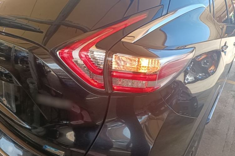 Used Nissan Murano 2015 2.5L XL Two-Wheel Drive Smart Edition Exterior 3