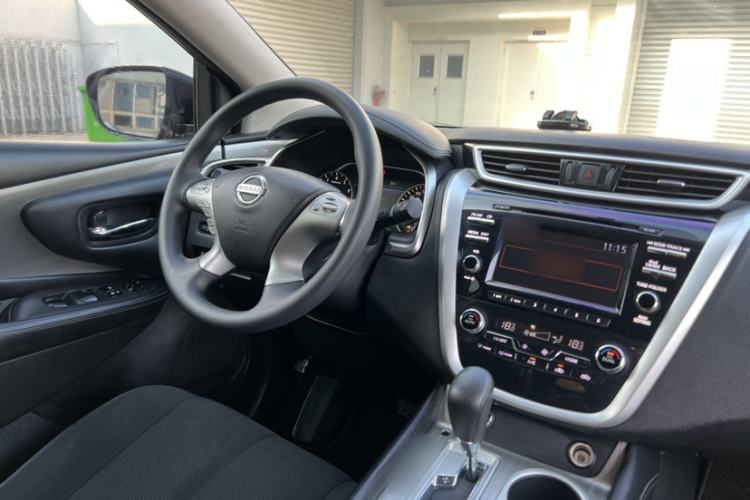 Used Nissan Murano 2015 2.5L XE Two-Wheel-Drive Elite Edition Interior 2