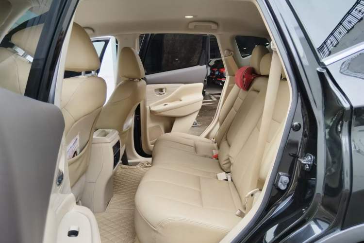 Used Nissan Murano 2015 2.5L XE Two-Wheel-Drive Elite Edition Interior 3