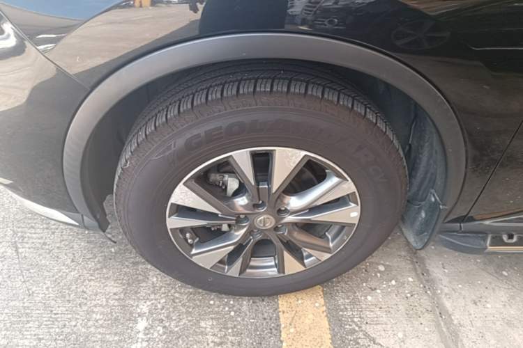 Used Nissan Murano 2015 2.5L XL Two-Wheel Drive Smart Edition Left Front Wheel Hub