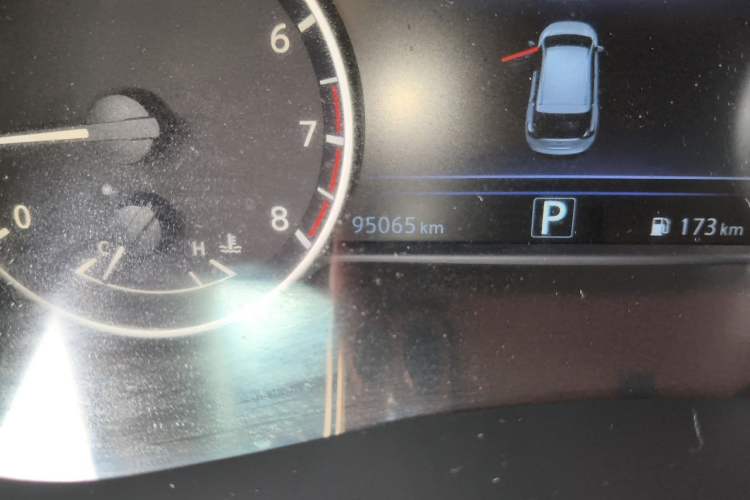 Used Nissan Murano 2015 2.5L XL NAVI Two-Wheel Drive Smart Edition Odometer Close Up