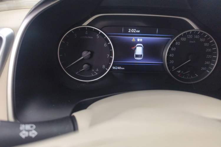 Used Nissan Murano 2015 2.5L XE Two-Wheel-Drive Elite Edition Odometer Close Up