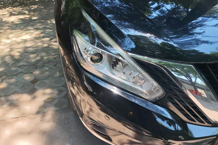 Used Nissan Murano 2015 2.5L XL Two-Wheel Drive Smart Edition Right Front Headlight