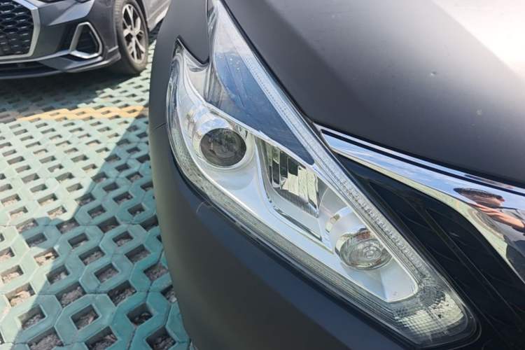 Used Nissan Murano 2015 2.5L XL Two-Wheel Drive Smart Edition Right Front Headlight