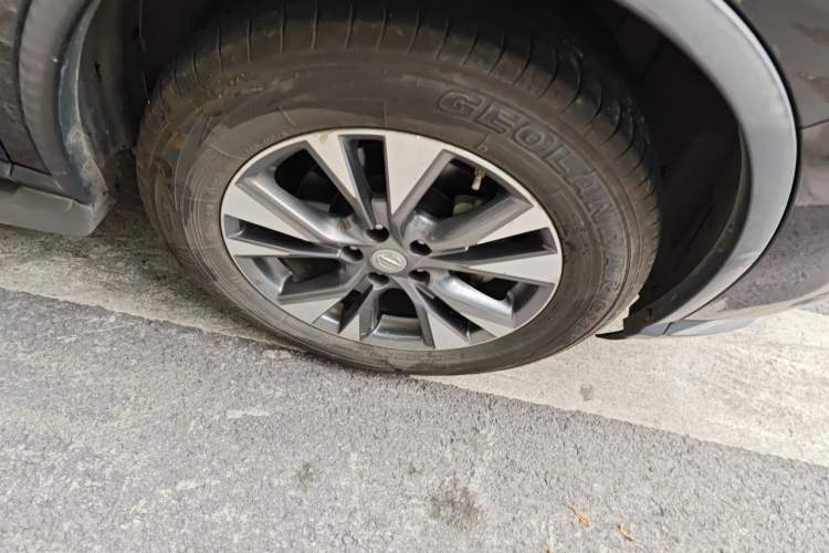 Used Nissan Murano 2015 2.5L XL Two-Wheel Drive Smart Edition Right Front Wheel Hub
