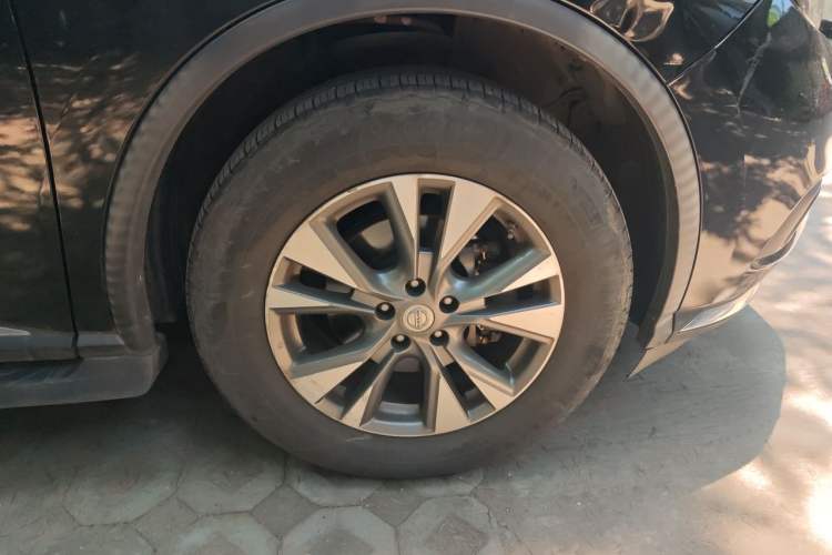 Used Nissan Murano 2015 2.5L XL Two-Wheel Drive Smart Edition Right Front Wheel Hub