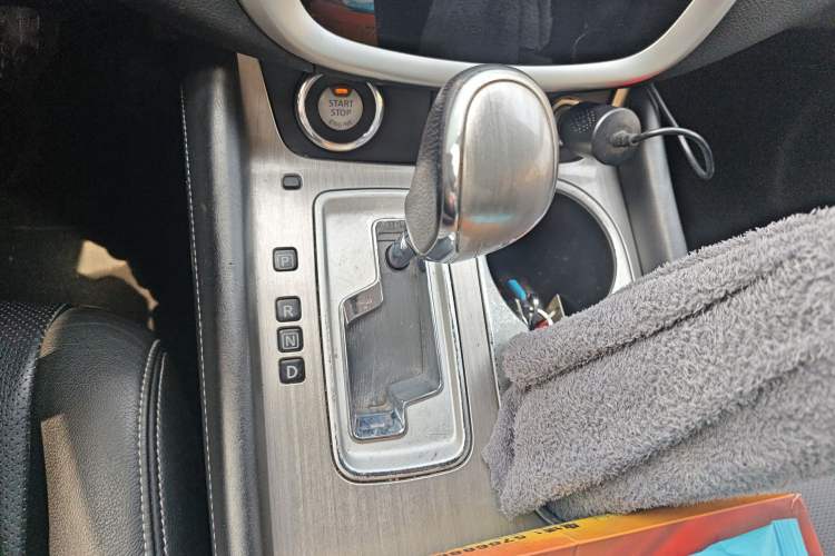 Used Nissan Murano 2015 2.5L XL Two-Wheel Drive Smart Edition Gear Lever