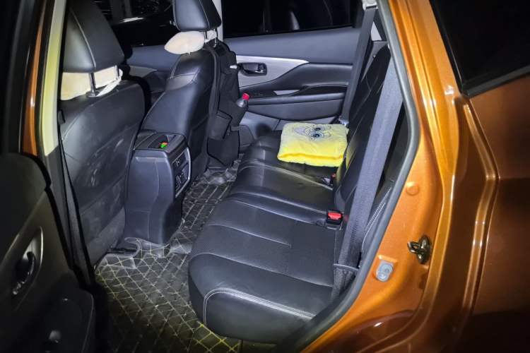 Used Nissan Murano 2015 2.5L XL Two-Wheel Drive Smart Edition Left Rear Seat