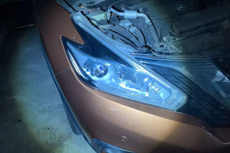 Used Nissan Murano 2015 2.5L XL Two-Wheel Drive Smart Edition Right Front Headlight