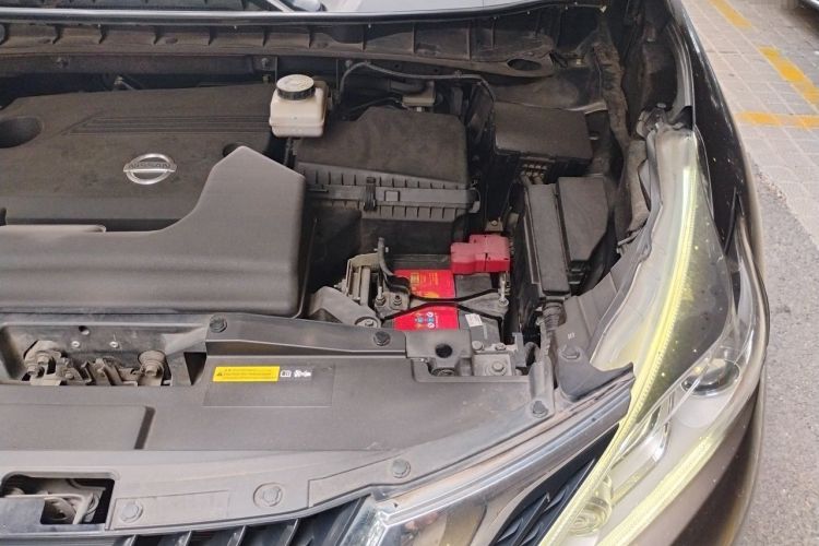 Used Nissan Murano 2015 2.5L XE Two-Wheel-Drive Elite Edition Engine Bay Left