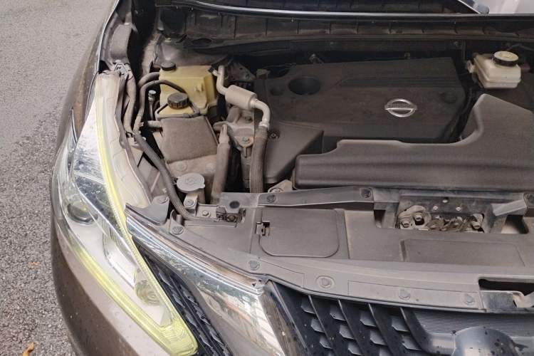 Used Nissan Murano 2015 2.5L XE Two-Wheel-Drive Elite Edition Engine Bay Right