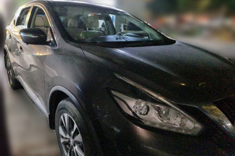 Used Nissan Murano 2015 2.5L XL Two-Wheel Drive Smart Edition Front Right 45 Deg
