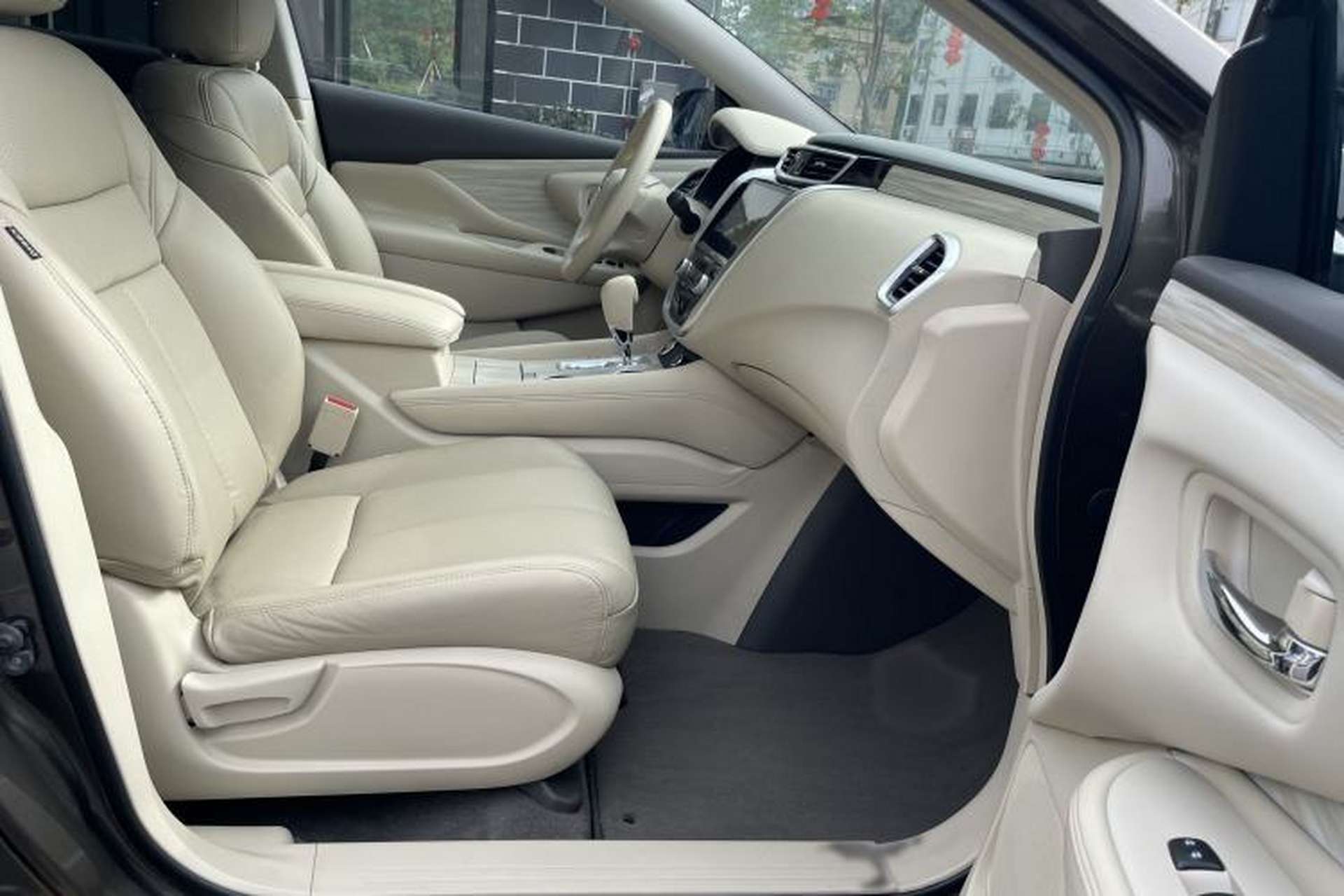 Used Nissan Murano 2015 2.5L XE Two-Wheel-Drive Elite Edition Interior 3