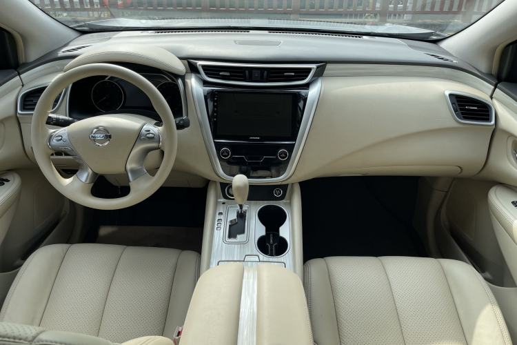 Used Nissan Murano 2015 2.5L XE Two-Wheel-Drive Elite Edition Interior 6