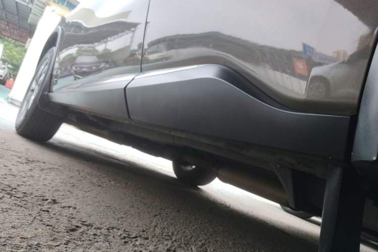 Used Nissan Murano 2015 2.5L XE Two-Wheel-Drive Elite Edition Left Side Sill