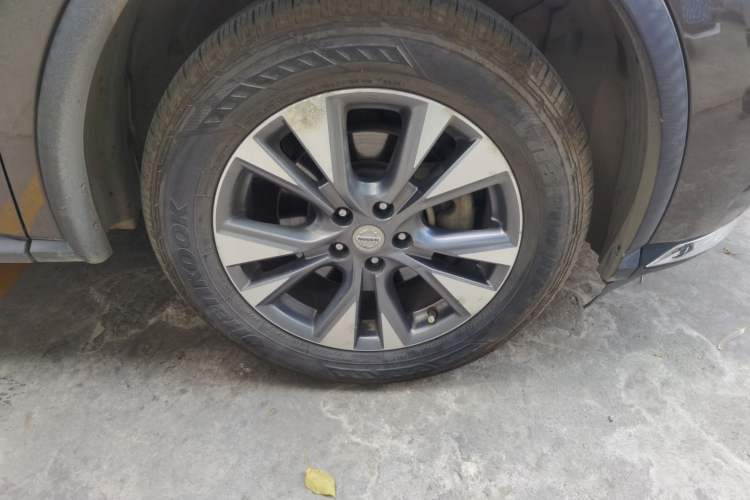 Used Nissan Murano 2015 2.5L XL Two-Wheel Drive Smart Edition Right Front Wheel Hub