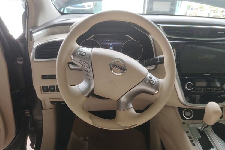 Used Nissan Murano 2015 2.5L XE Two-Wheel-Drive Elite Edition Steering Wheel