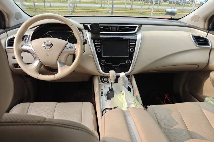 Used Nissan Murano 2015 2.5L XV RES Two-Wheel Drive Luxury Edition Center Console