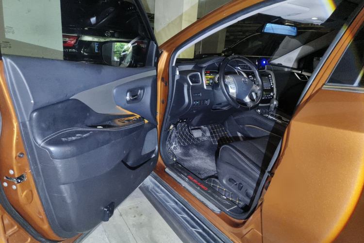 Used Nissan Murano 2015 2.5L XV RES Plus Two-Wheel-Drive Touring Edition Driver Seat