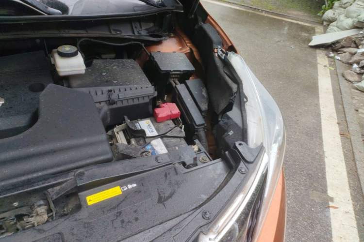 Used Nissan Murano 2015 2.5L XL Two-Wheel Drive Smart Edition Engine Bay Left