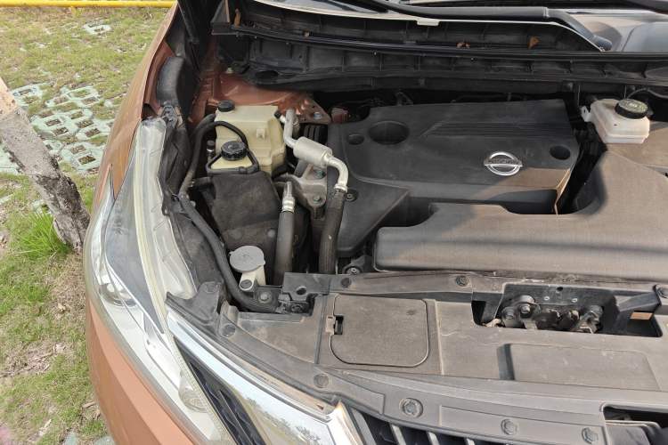 Used Nissan Murano 2015 2.5L XV RES Two-Wheel Drive Luxury Edition Engine Bay Right