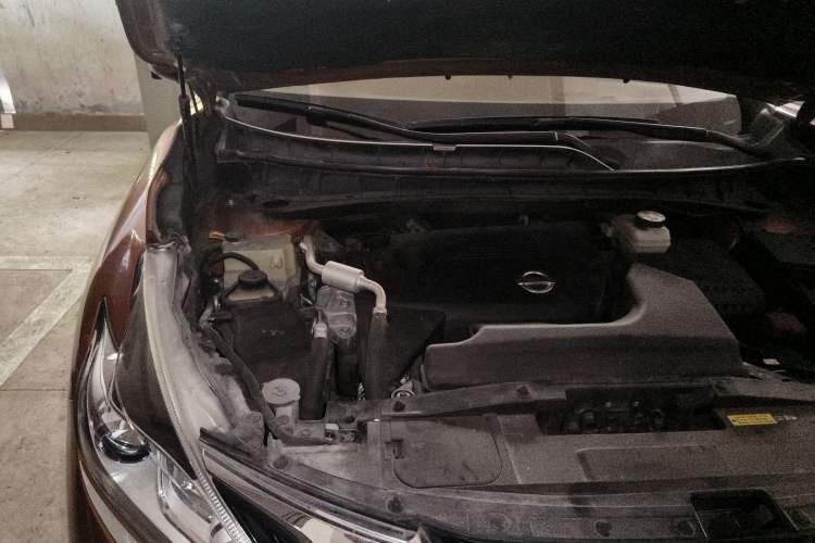 Used Nissan Murano 2015 2.5L XV RES Plus Two-Wheel-Drive Touring Edition Engine Bay Right