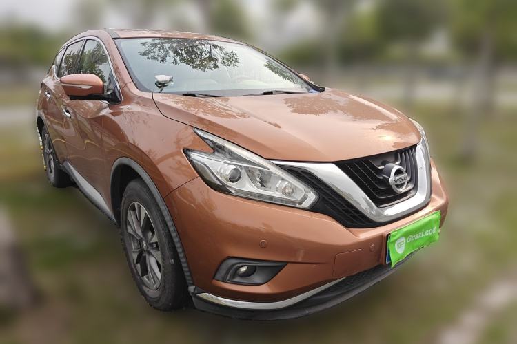 Used Nissan Murano 2015 2.5L XV RES Two-Wheel Drive Luxury Edition Front Right 45 Deg