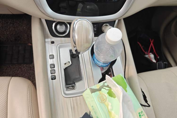 Used Nissan Murano 2015 2.5L XV RES Two-Wheel Drive Luxury Edition Gear Lever