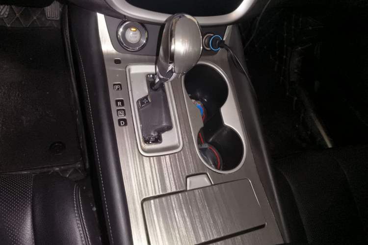 Used Nissan Murano 2015 2.5L XV RES Plus Two-Wheel-Drive Touring Edition Gear Lever