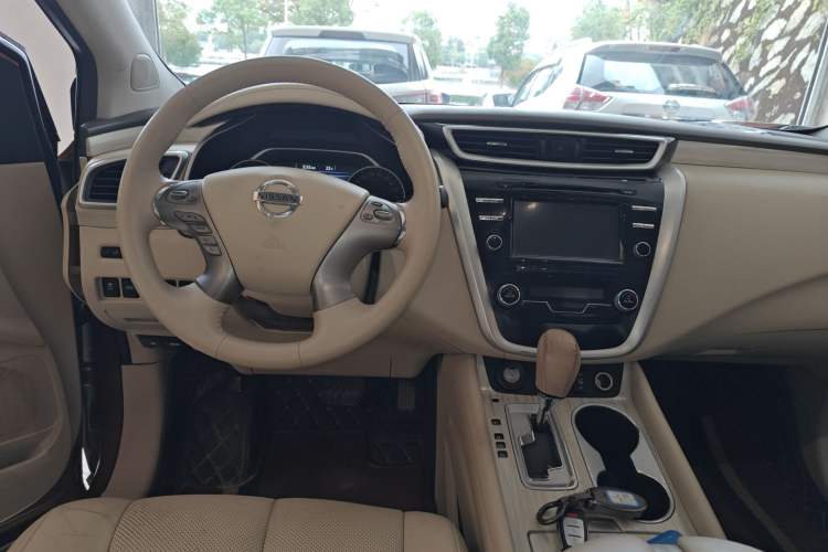 Used Nissan Murano 2015 2.5L XL Two-Wheel Drive Smart Edition Interior 2