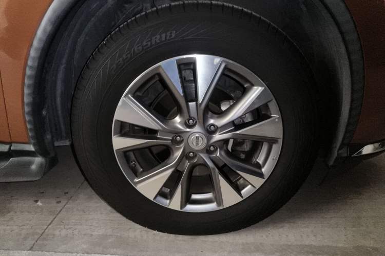 Used Nissan Murano 2015 2.5L XV RES Plus Two-Wheel-Drive Touring Edition Right Front Wheel Hub