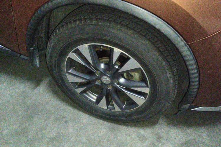Used Nissan Murano 2015 2.5L XL Two-Wheel Drive Smart Edition Right Front Wheel Hub
