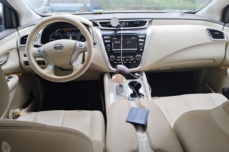 Used Nissan Murano 2015 2.5L XL Two-Wheel Drive Smart Edition Center Console