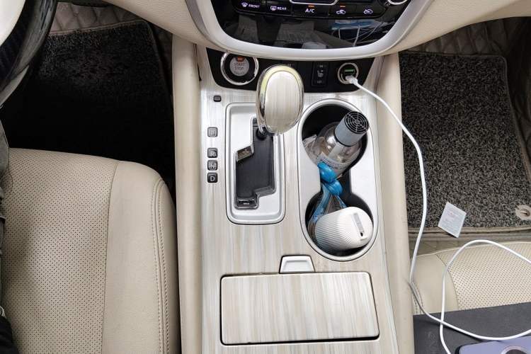 Used Nissan Murano 2015 2.5L XL Two-Wheel Drive Smart Edition Gear Lever