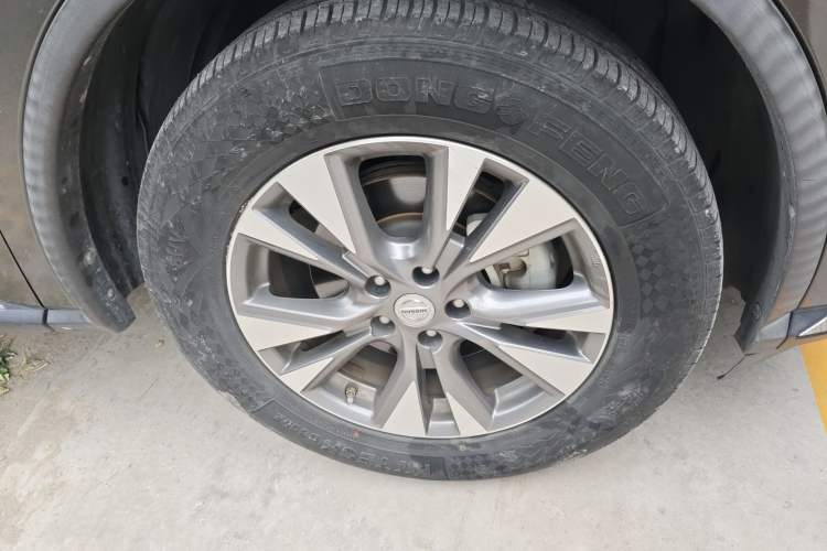 Used Nissan Murano 2015 2.5L XL Two-Wheel Drive Smart Edition Right Front Wheel Hub