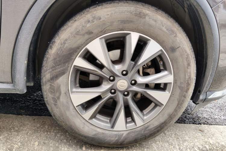 Used Nissan Murano 2015 2.5L XL Two-Wheel Drive Smart Edition Right Front Wheel Hub