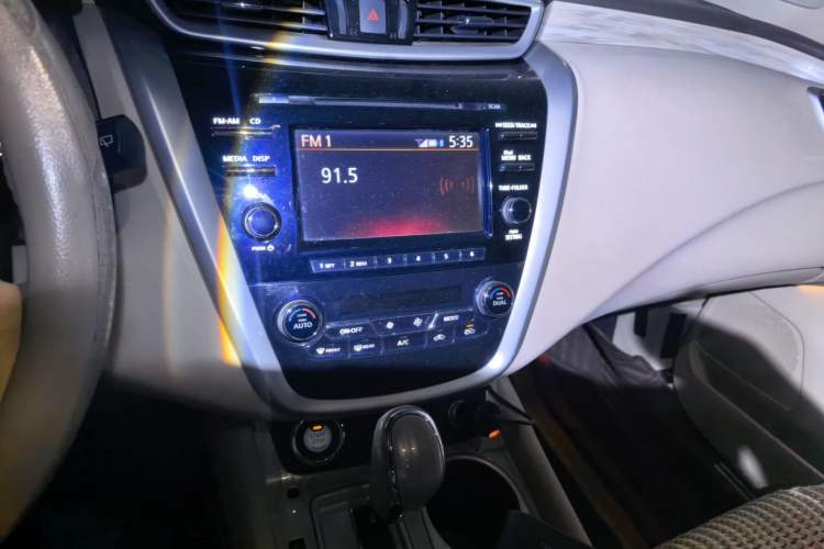 Used Nissan Murano 2015 2.5L XL Two-Wheel Drive Smart Edition Audio And AC Panel