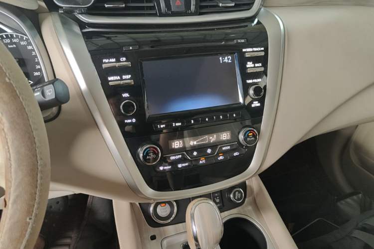 Used Nissan Murano 2015 2.5L XL Two-Wheel Drive Smart Edition Audio And AC Panel