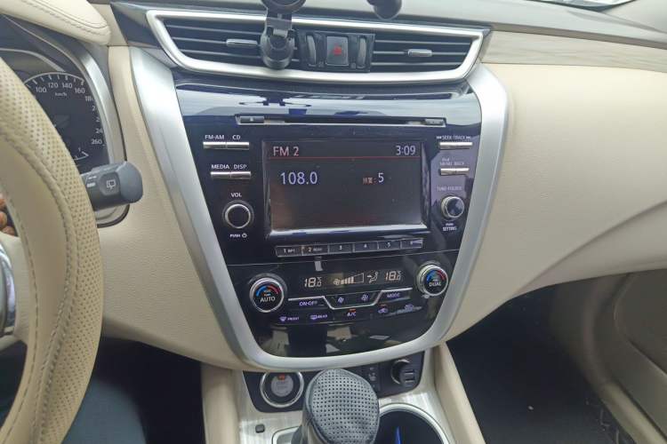 Used Nissan Murano 2015 2.5L XL Two-Wheel Drive Smart Edition Audio And AC Panel