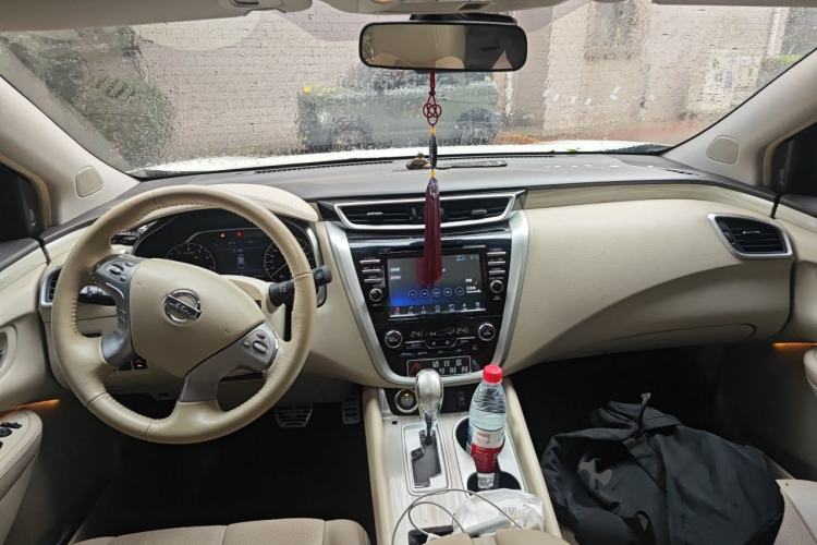 Used Nissan Murano 2015 2.5L XV RES Plus Two-Wheel-Drive Touring Edition Center Console