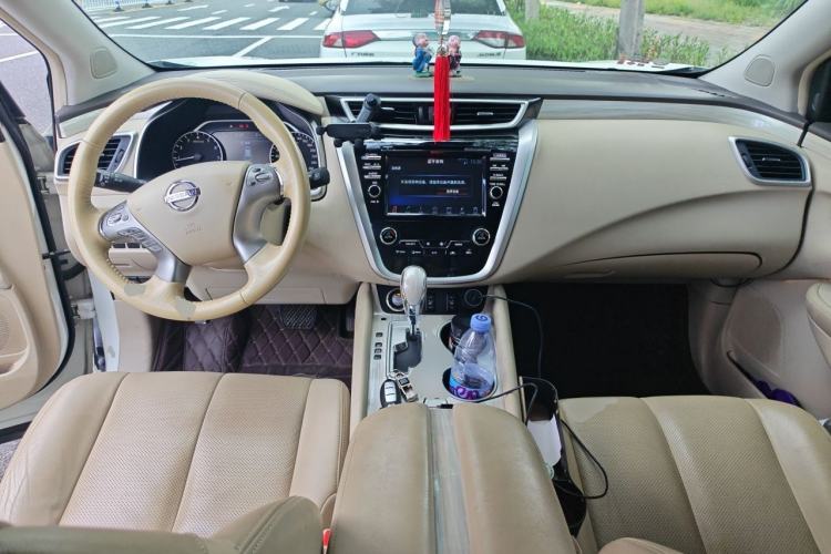 Used Nissan Murano 2015 2.5L XV RES Plus Two-Wheel-Drive Touring Edition Center Console