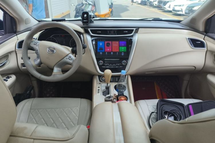 Used Nissan Murano 2015 2.5L XV RES Plus Two-Wheel-Drive Touring Edition Center Console