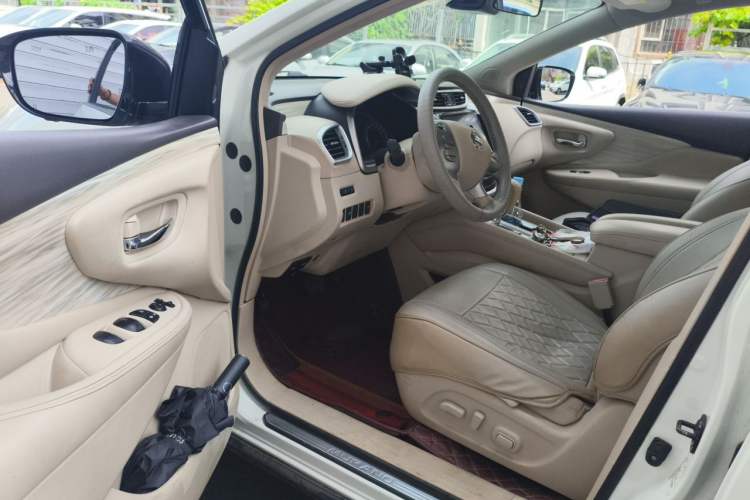 Used Nissan Murano 2015 2.5L XV RES Plus Two-Wheel-Drive Touring Edition Driver Seat